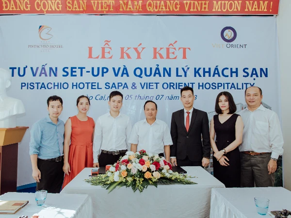 The signing ceremony of set up and management Pistachio Hotel Sapa