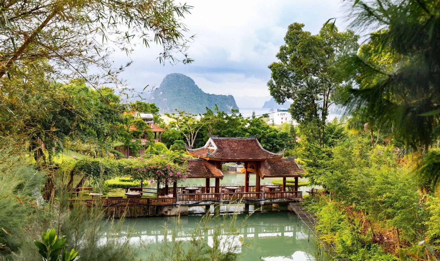Viet Orient Hospitality has completed the setup and handover of the Bai Tu Long Mountain Resort project to the investor.