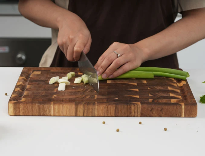 Thớt gỗ keo (Acacia) chữ nhật size 25x35x2,5cm