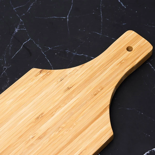 Thớt tre hình chữ nhật có tay cầm 43.5x16x1.5cm