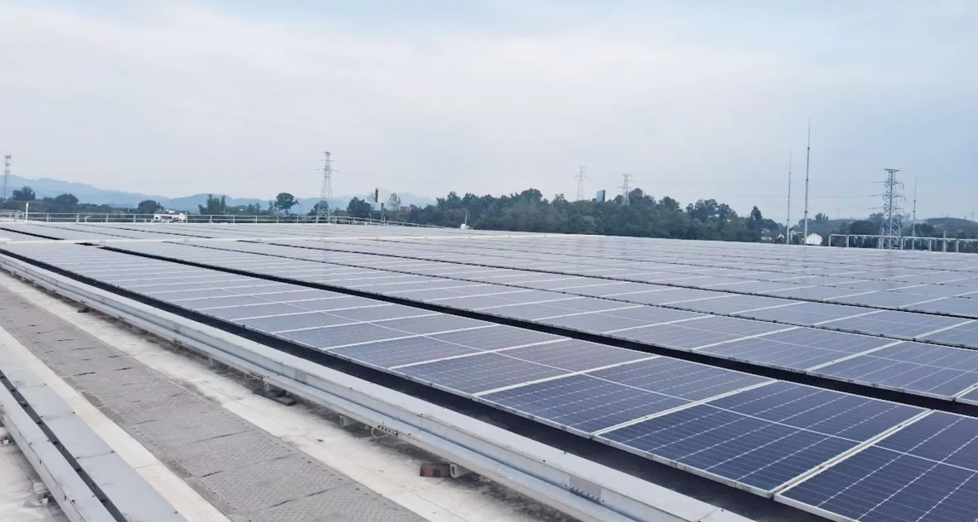 Hệ thống điện mặt trời áp mái xí nghiệp dịch vụ cơ điện