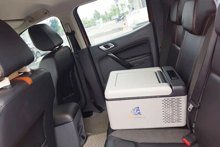 Droptest độ bền dùng búa đập tủ lạnh mini trên xe ô tô